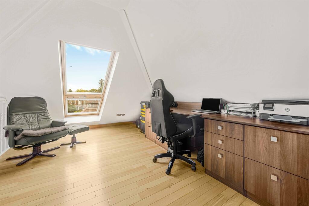 6 bedroom detached house for sale in Hale Road, Hale, WA15